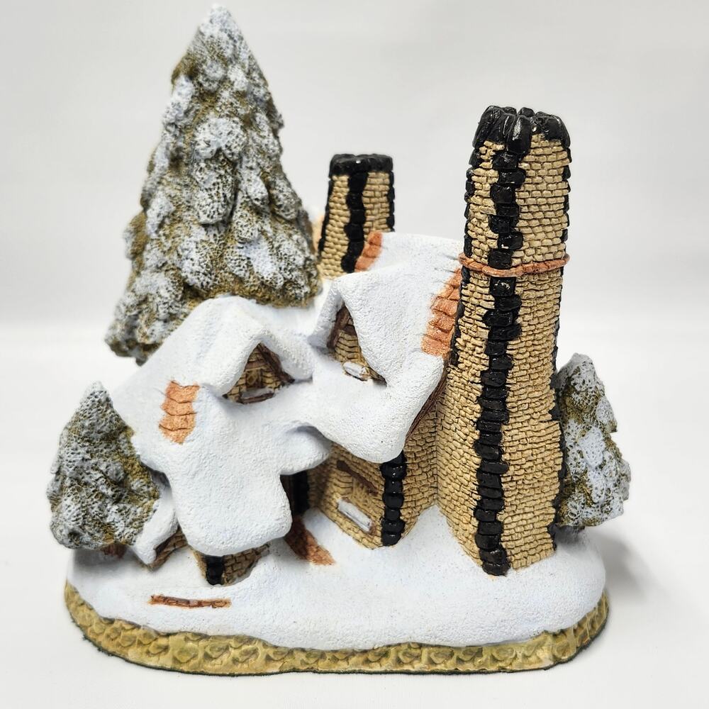 David Winter Snow Cottage 1984 Vintage Hand Painted England Figurine
